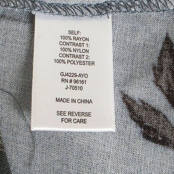 Gypsies & Moondust L Gray Floral Lace Back Tank - Picture 7 of 8